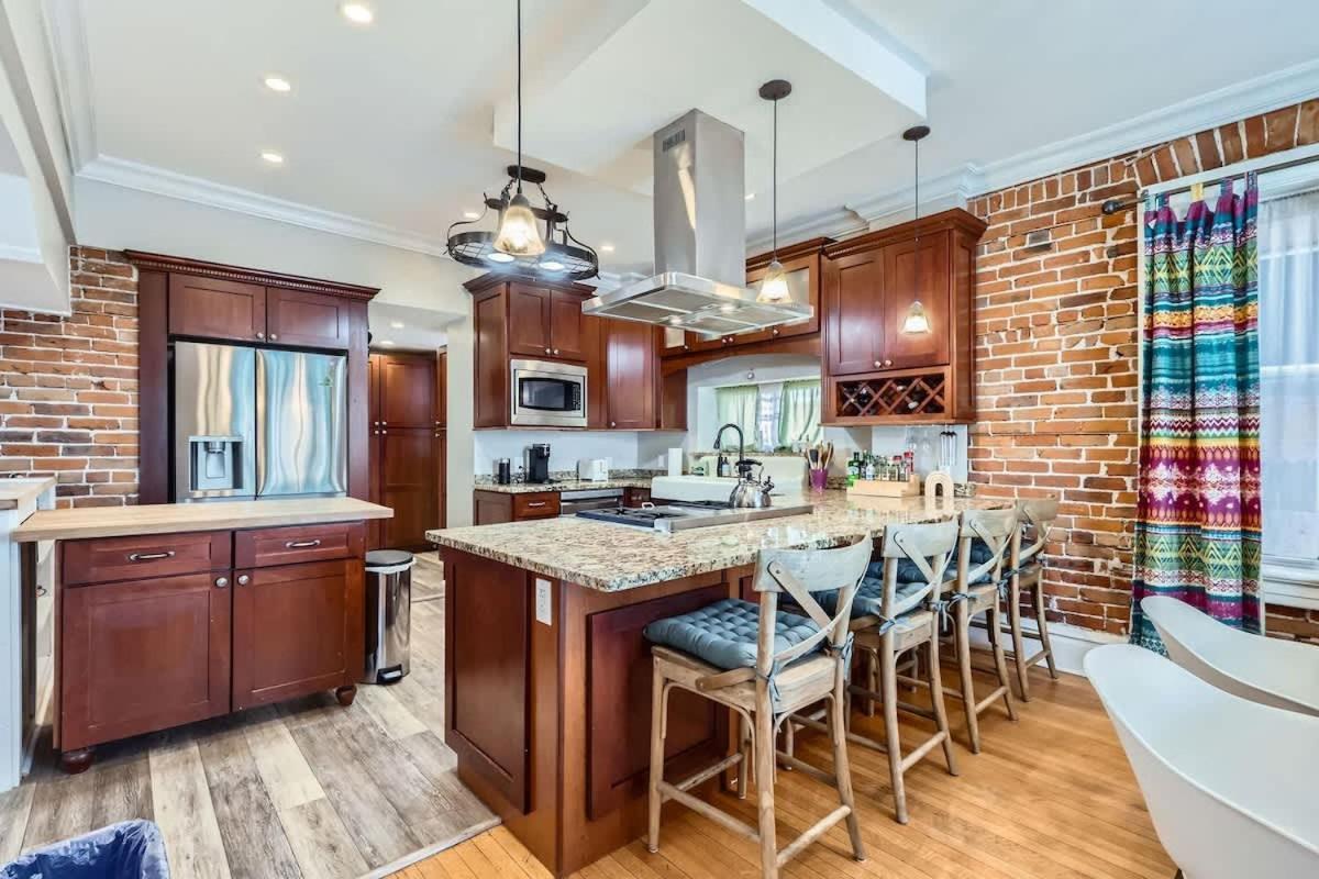 4br Family W Yard Monthly In Congress Park