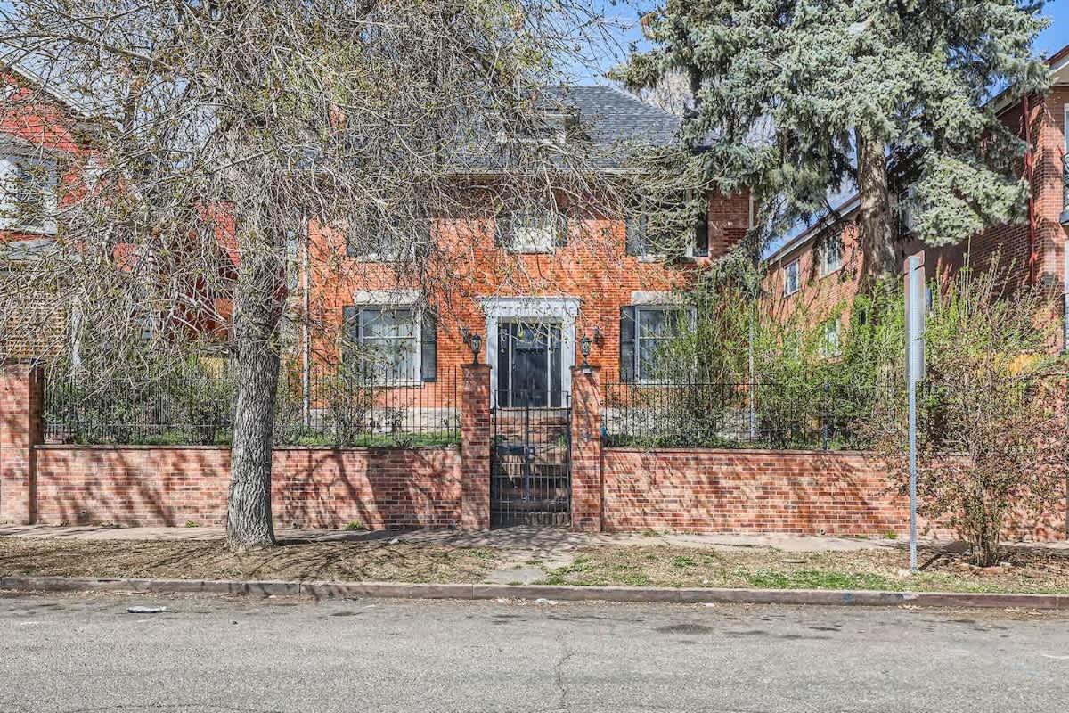 4br Family W Yard Monthly In Congress Park * Denver